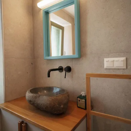 Kallis Stone فيلة أريبوليس